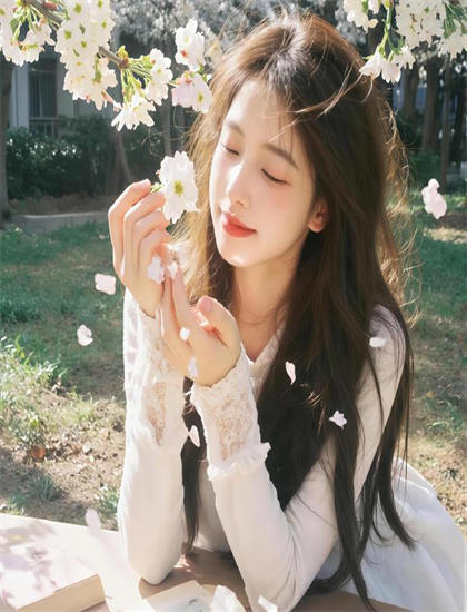 奇幻片技术揭秘：《瞄准轻熟女》的创作历程与幕后故事 ——深入探索奇幻片的艺术世界